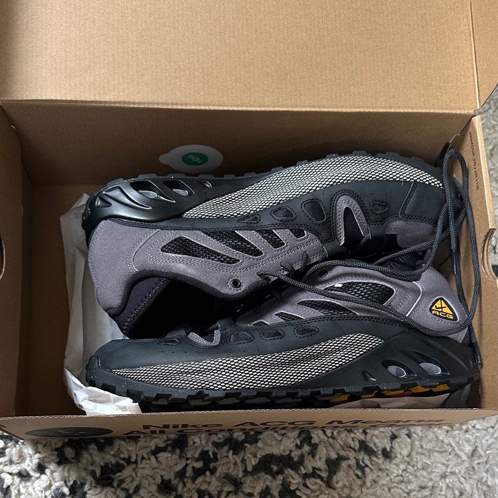 Nike men's ACG Air Exploraid New in Box